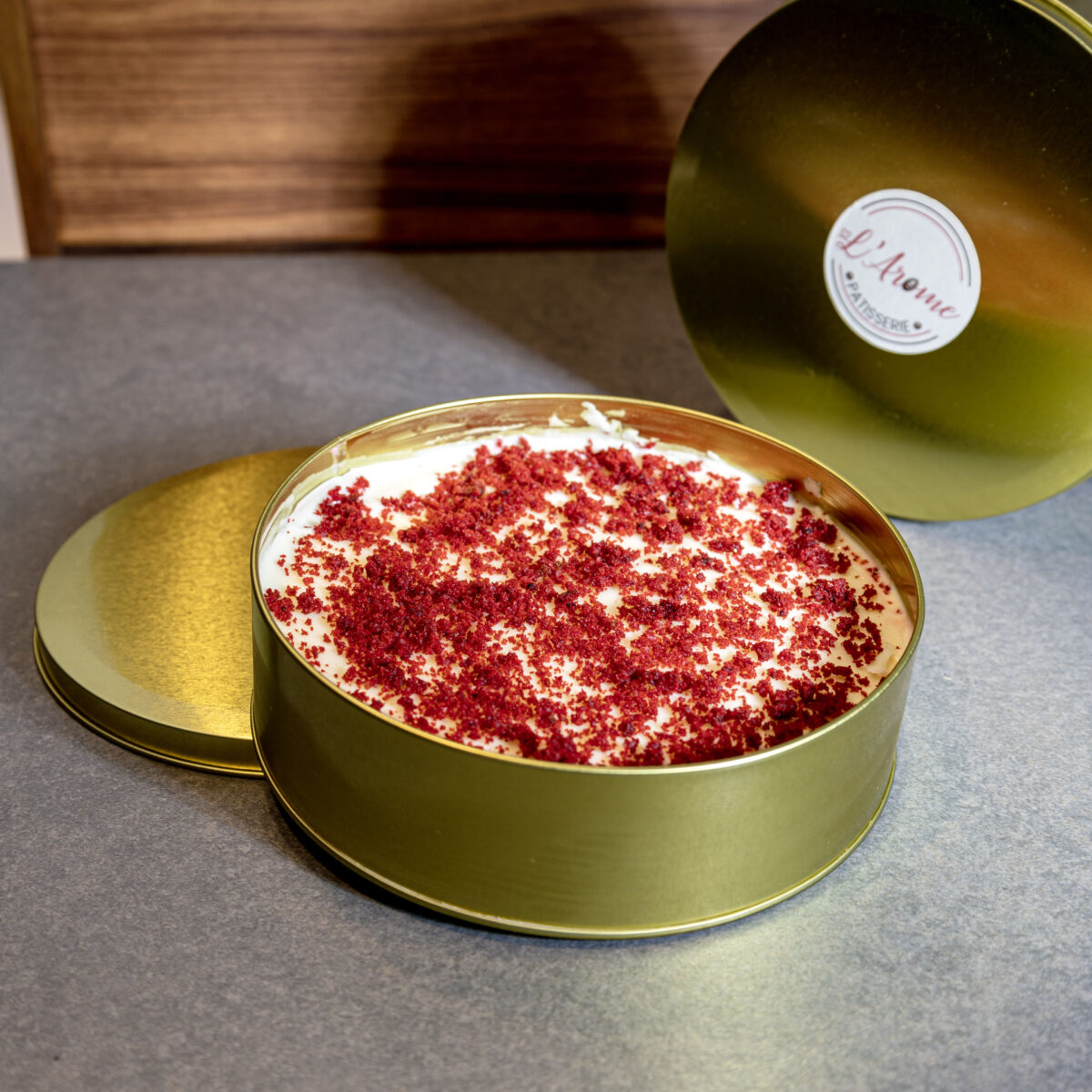 Red Velvet White Chocolate Dream Cake (500-600g) - Image 1
