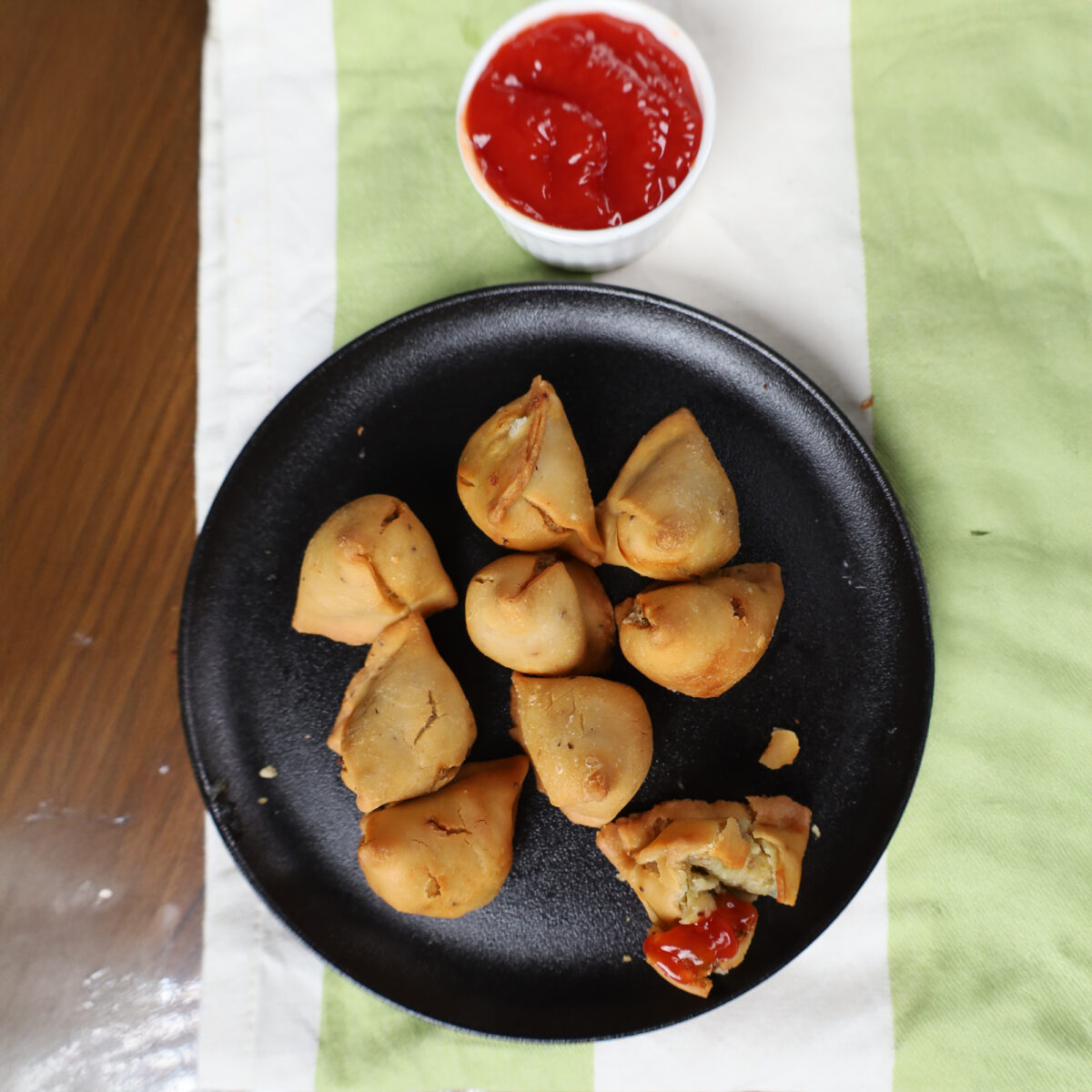 Mini Punjabi Samosa 400g (8-10pcs) - Image 4